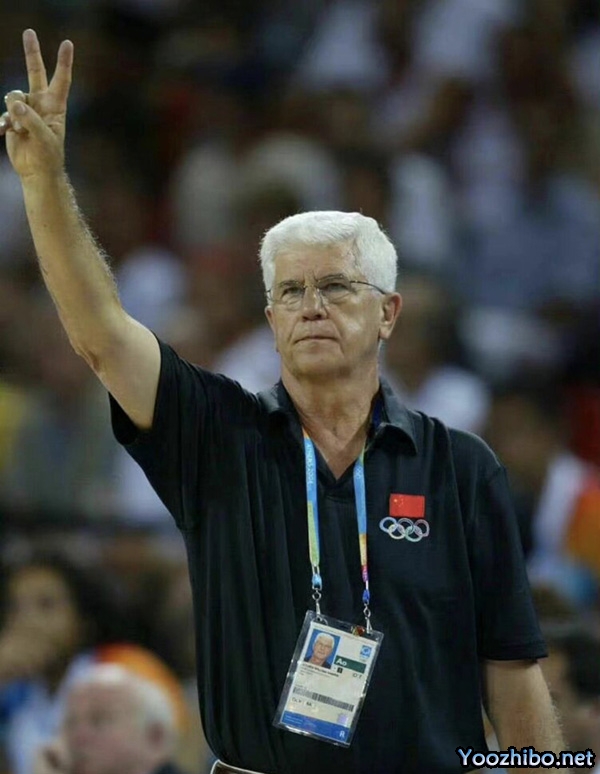 德尔-哈里斯:1994-95赛季最佳教练的荣耀与背后故事