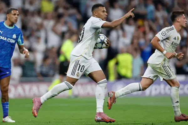 <a href=/mianfeizuqiu/ouguan/ target=_blank class=infotextkey>欧冠</a>-皇马2-1马赛取欧冠开门红，姆巴佩点射双响，卡瓦哈尔染红