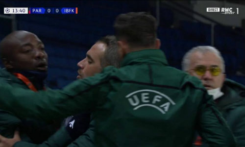 <a href=/mianfeizuqiu/psg/ target=_blank class=infotextkey>巴黎</a>圣日尔曼vs伊斯坦布尔次日继续进行