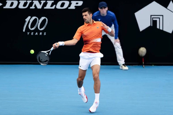 <a href=/mianfeitiyu/djoker/ target=_blank class=infotextkey>德约科维奇</a>轻取莱斯蒂耶纳强势晋级