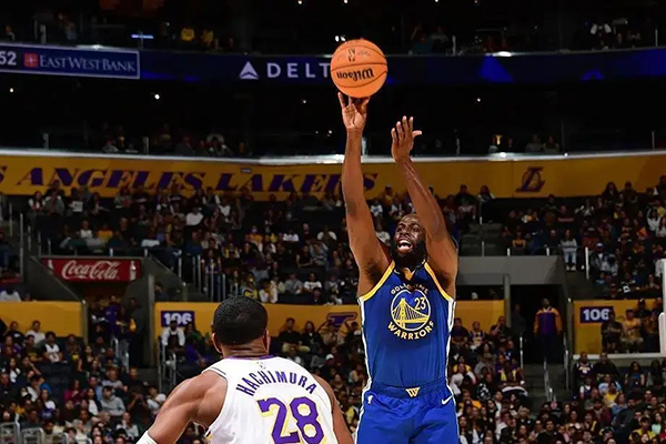 湖人126-116力克勇士:新援闪光替补给力,詹东缺阵仍显强势