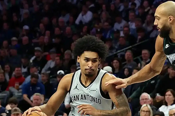 无亚马马刺遇<a href=/mianfeilanqiu/timberwolves/ target=_blank class=infotextkey>森林狼</a>：后卫拼劲难敌双塔觉醒