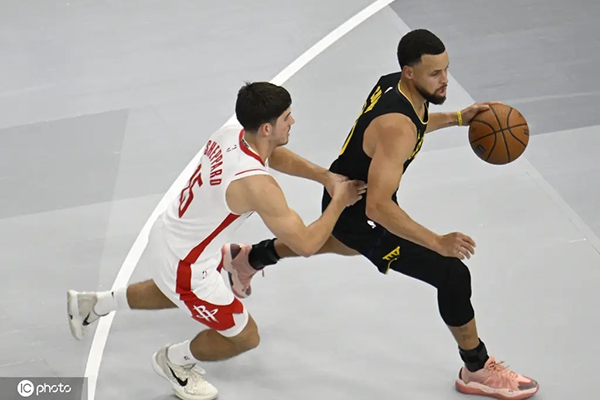 火勇大战再演恩怨:岁月与青春的交锋