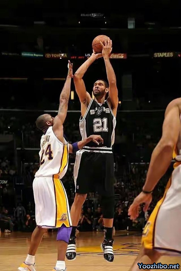 蒂姆-邓肯：NBA75大巨星榜单上的<a href=/mianfeilanqiu/spurs/ target=_blank class=infotextkey>马刺</a>传奇