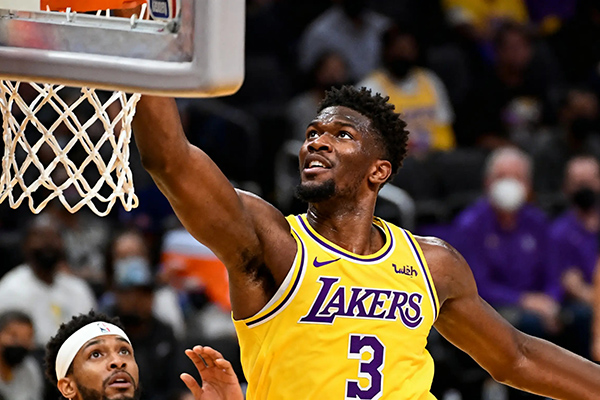 <a href=/mianfeilanqiu/lakers/ target=_blank class=infotextkey>湖人</a>季前赛首胜:艾顿26分钟砍14+8,直言要做防守锚点