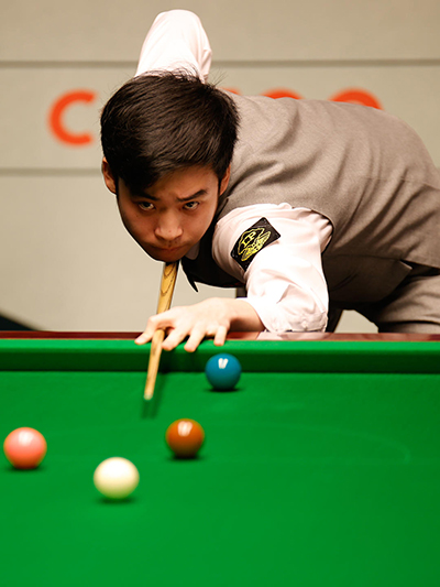 斯诺克 “中国内战”:斯佳辉进攻猛如虎,刘宏宇防守 “黏人”,谁能先拿4局 “下班”?