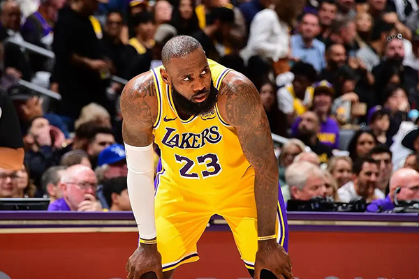 NBA休赛期动态：<a href=/mianfeilanqiu/lakers/ target=_blank class=infotextkey>湖人</a>伤病、勇士签约与<a href=/mianfeilanqiu/76ers/ target=_blank class=infotextkey>76人</a>合同进展