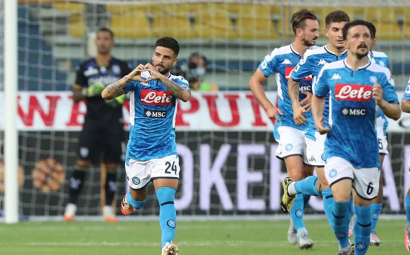 目前那不勒斯还要在欧冠面对<a href=/mianfeizuqiu/barcelona/ target=_blank class=infotextkey>巴萨</a>，期待那不勒斯的精彩表现